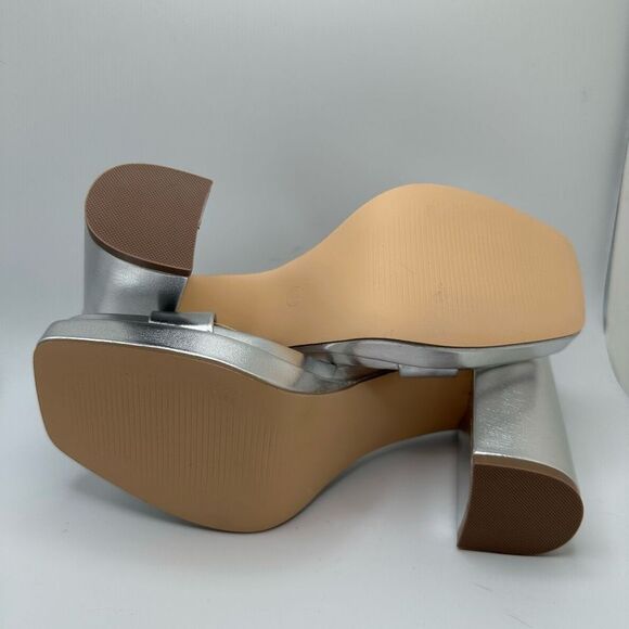 CUSHIONAIRE Women's one band block heel platform sandal 6.5 SILVER - Picture 5 of 7